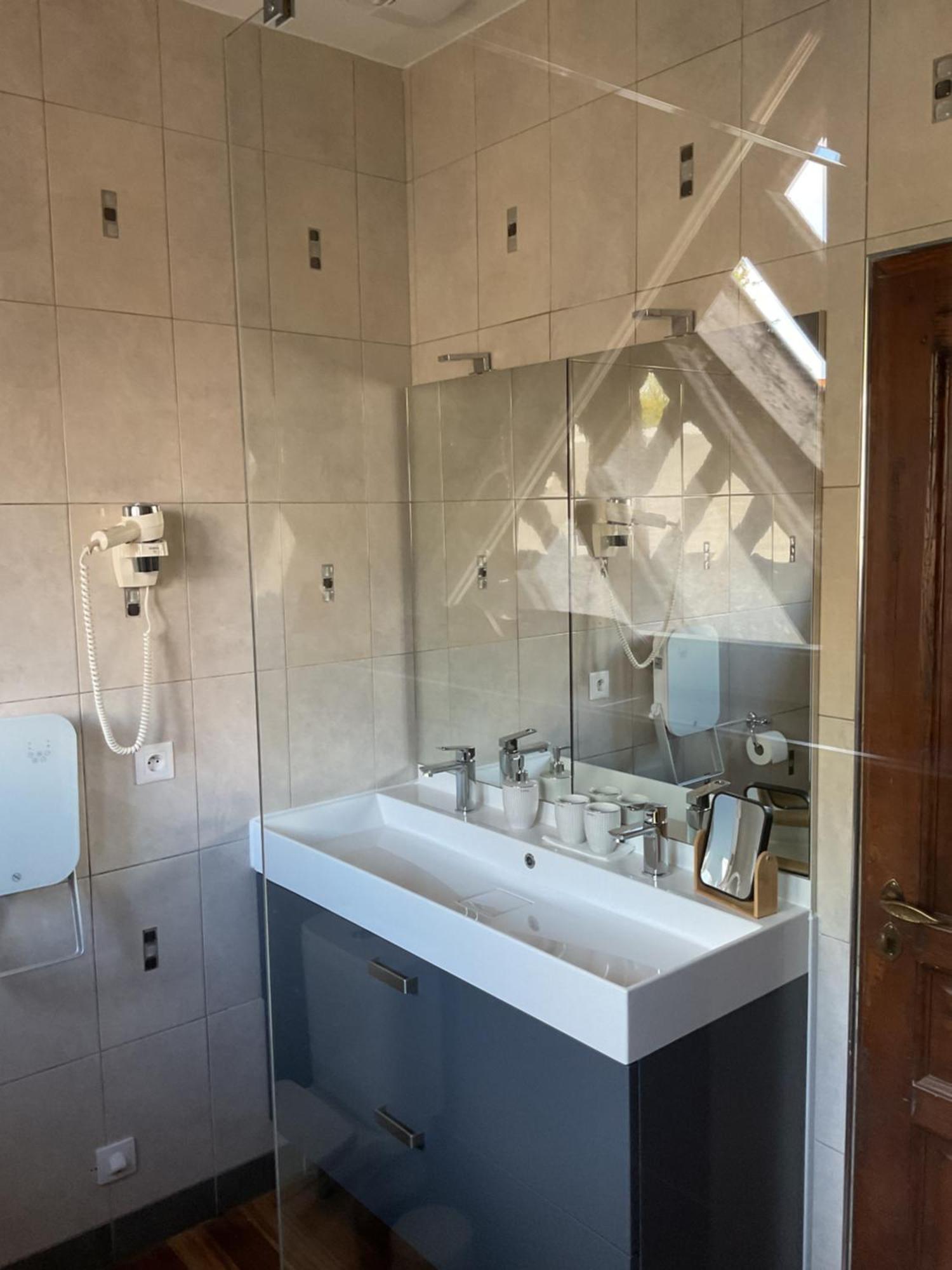 مبيت وإفطار تروفيي سور مير Manoir De La Croix-Sonnet المظهر الخارجي الصورة